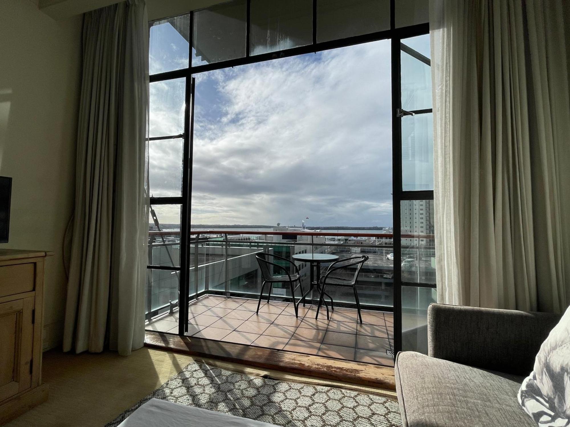 Sea View Heritage Apartment With Balcony Оукланд Екстериор снимка